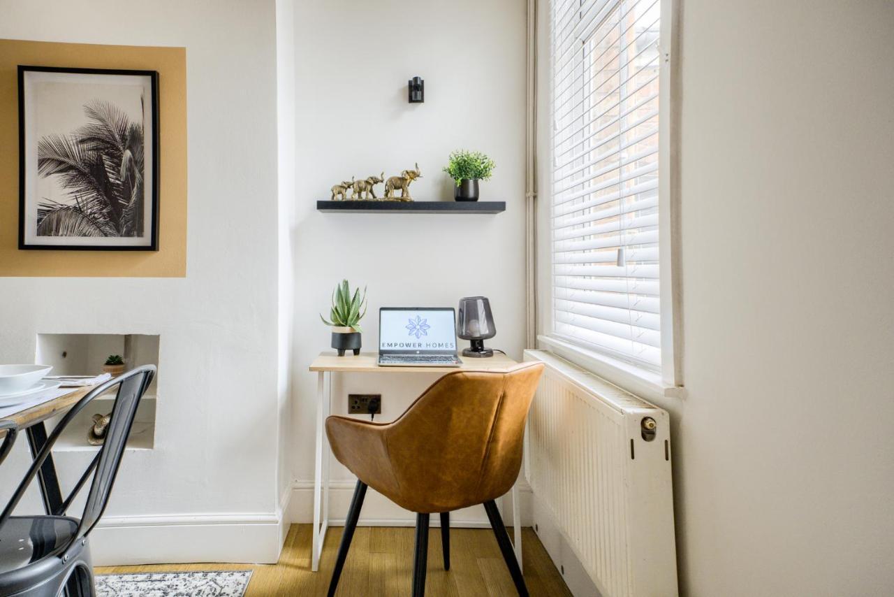 Coventry Fashionable House, City Centre, Free Parking, Sleeps 4, By Empower Homes Kültér fotó