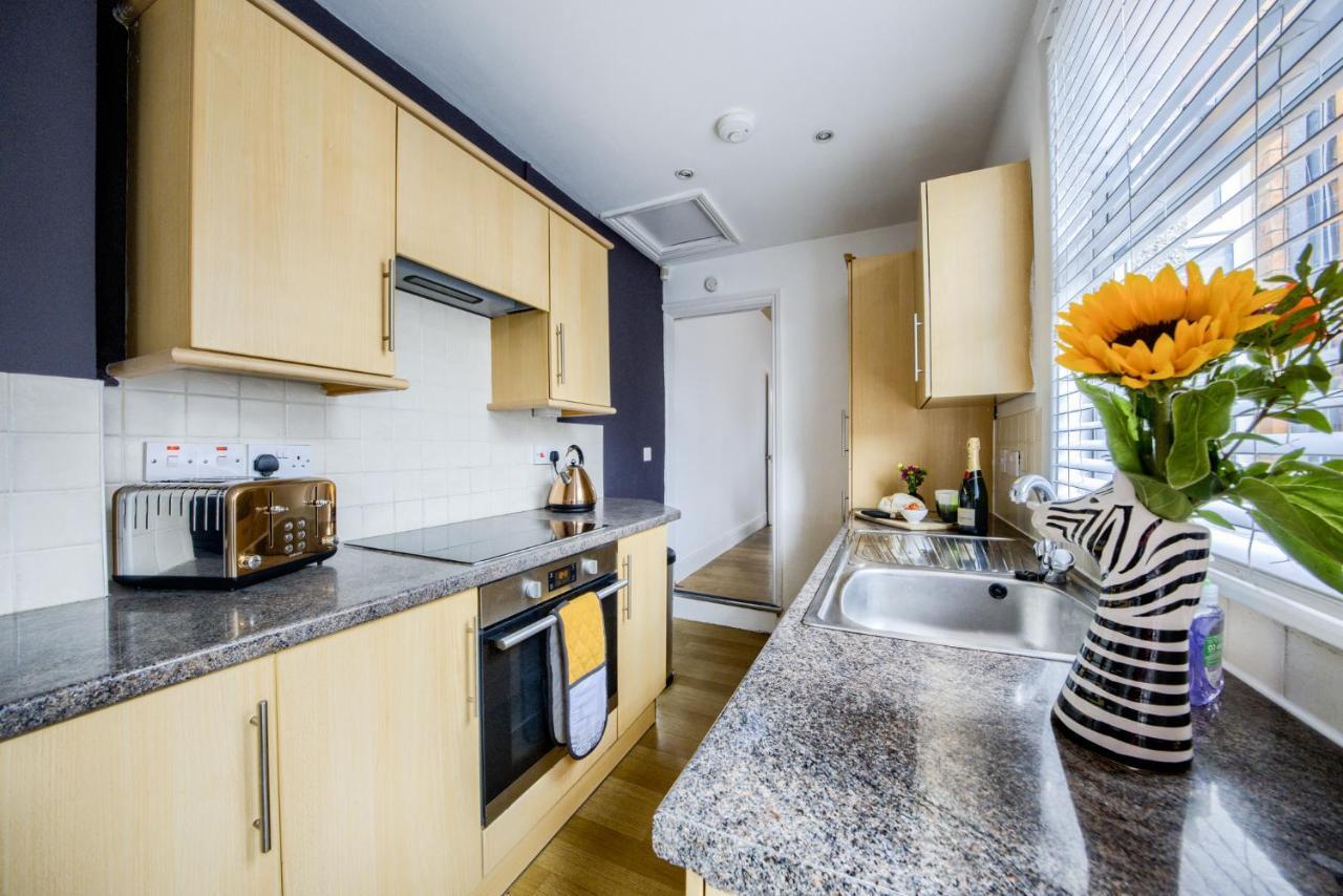 Coventry Fashionable House, City Centre, Free Parking, Sleeps 4, By Empower Homes Kültér fotó