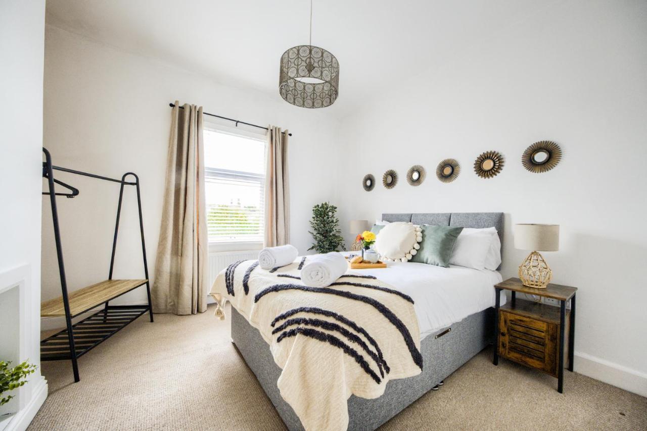 Coventry Fashionable House, City Centre, Free Parking, Sleeps 4, By Empower Homes Kültér fotó