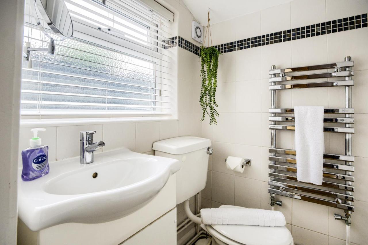 Coventry Fashionable House, City Centre, Free Parking, Sleeps 4, By Empower Homes Kültér fotó