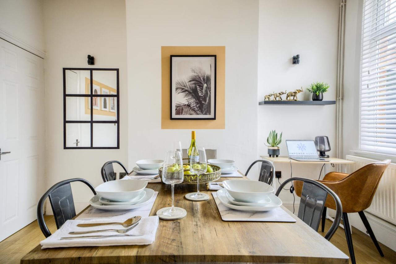 Coventry Fashionable House, City Centre, Free Parking, Sleeps 4, By Empower Homes Kültér fotó
