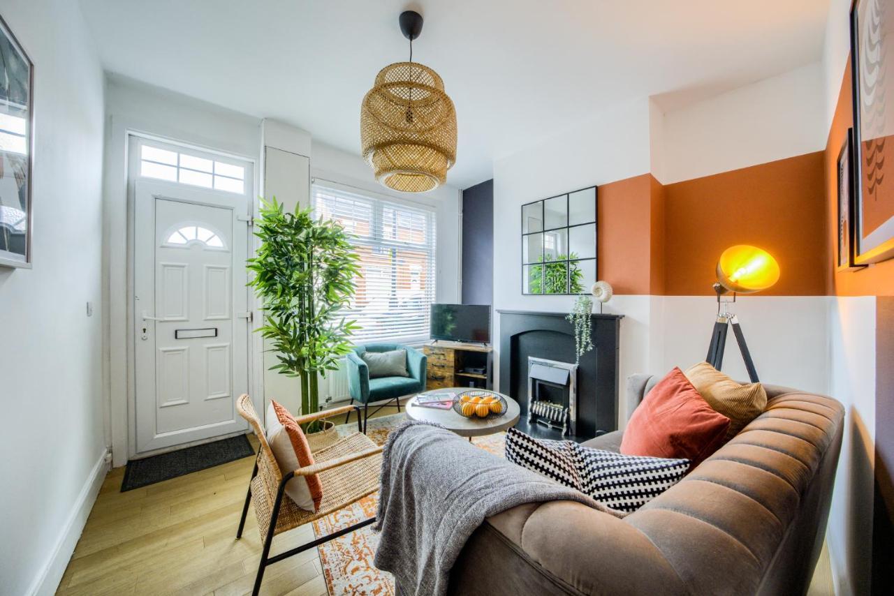 Coventry Fashionable House, City Centre, Free Parking, Sleeps 4, By Empower Homes Kültér fotó