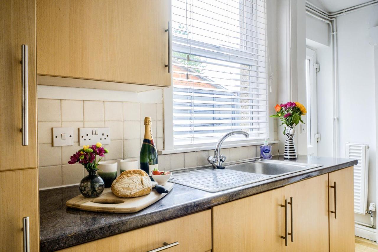Coventry Fashionable House, City Centre, Free Parking, Sleeps 4, By Empower Homes Kültér fotó