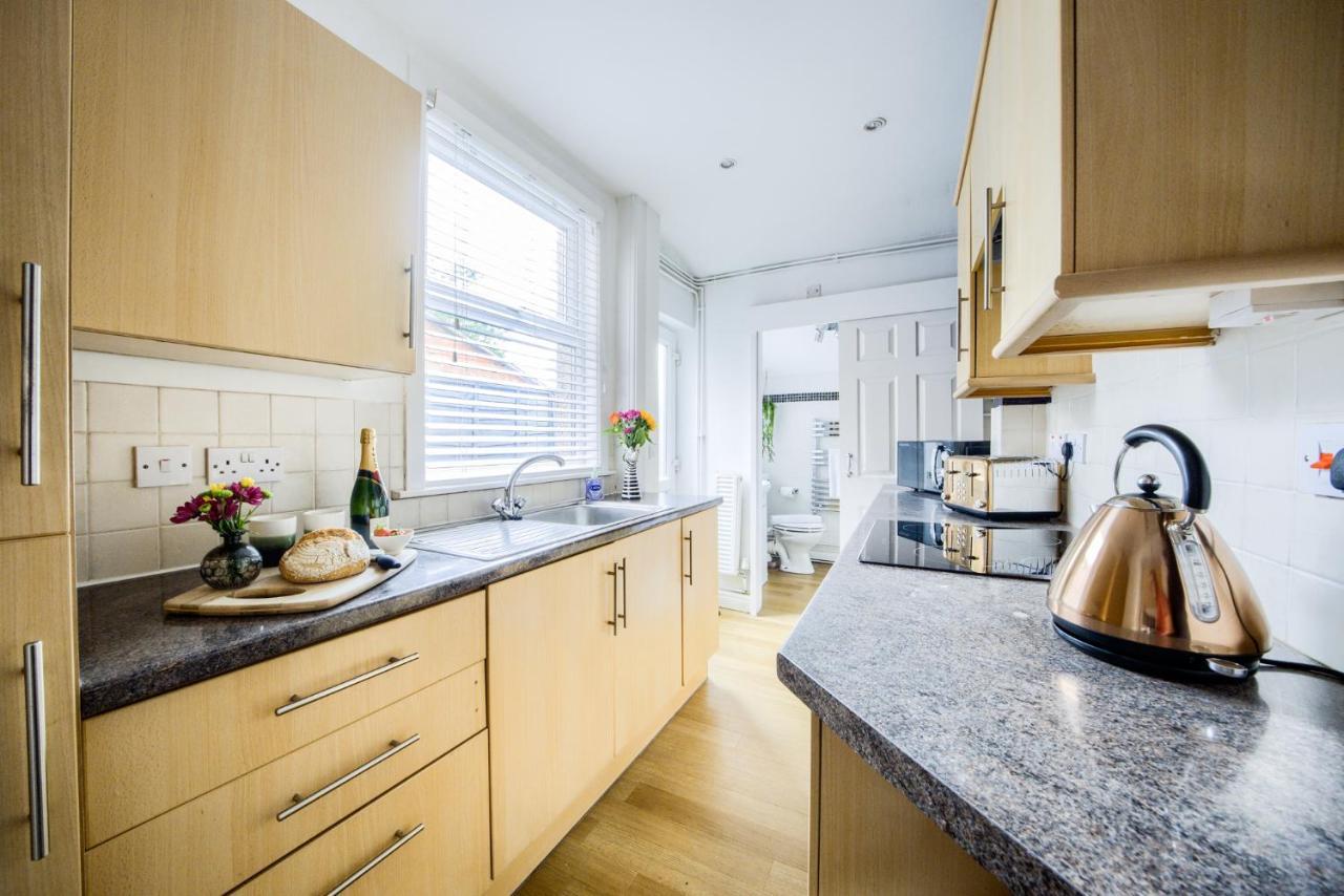 Coventry Fashionable House, City Centre, Free Parking, Sleeps 4, By Empower Homes Kültér fotó
